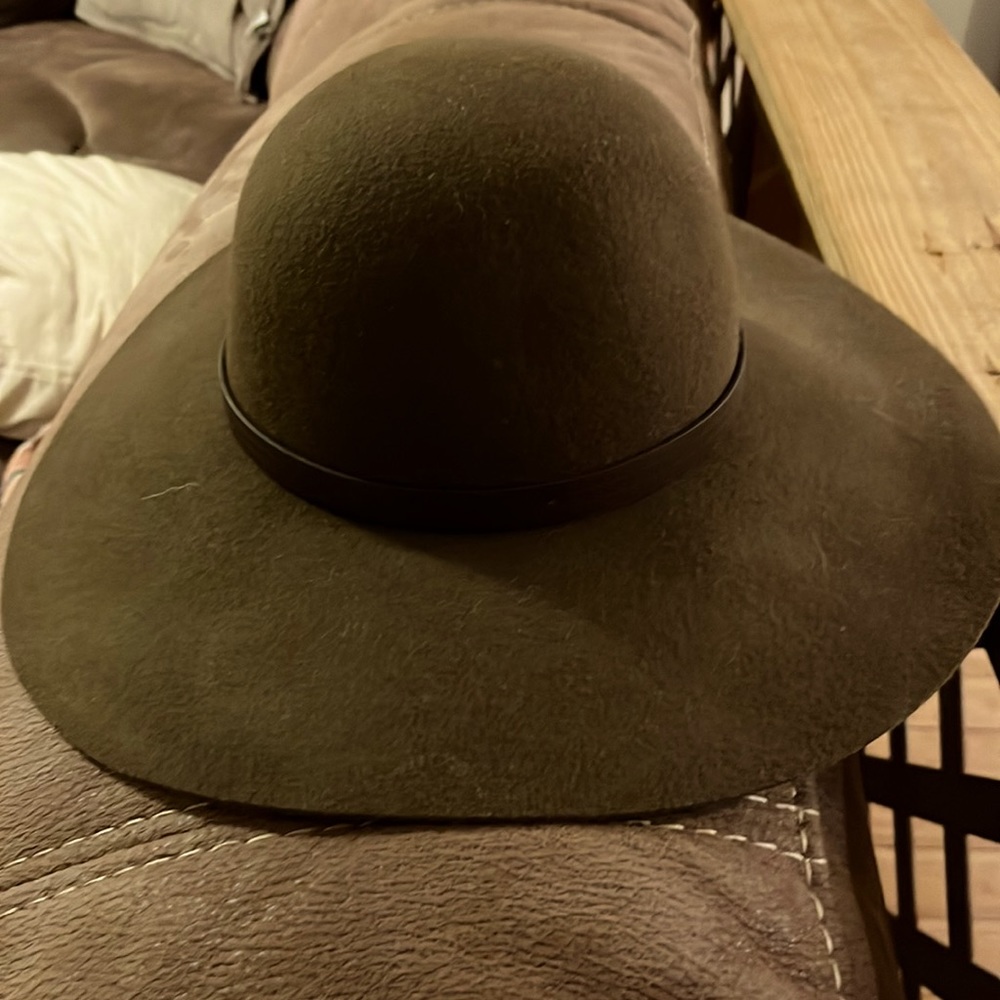 Women’s wool hat